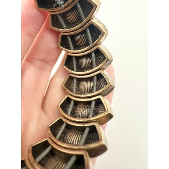 Gold tone rhinestone feather stretch Bracelet Read - Picture 7 of 7